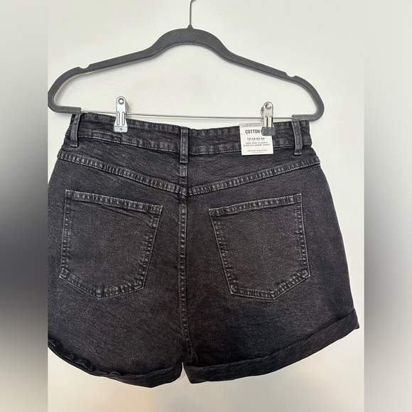 Cotton on dark wash Jean shorts High waisted - Picture 2 of 2